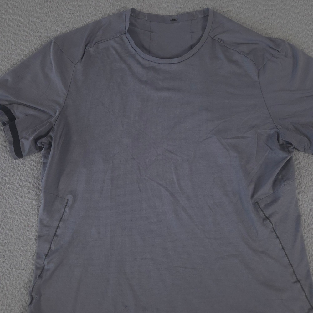 Lululemon Shirt Mens L Gray Drysense Training Short Sleeve Contrast Trim Tech